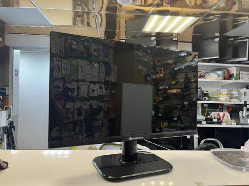 Монитор Acer Packard Bell Maestro 226DX (21.5")